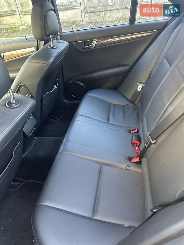 Седан Mercedes-Benz C-Class 2011 в Киеве