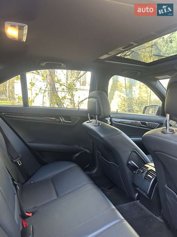 Седан Mercedes-Benz C-Class 2011 в Киеве