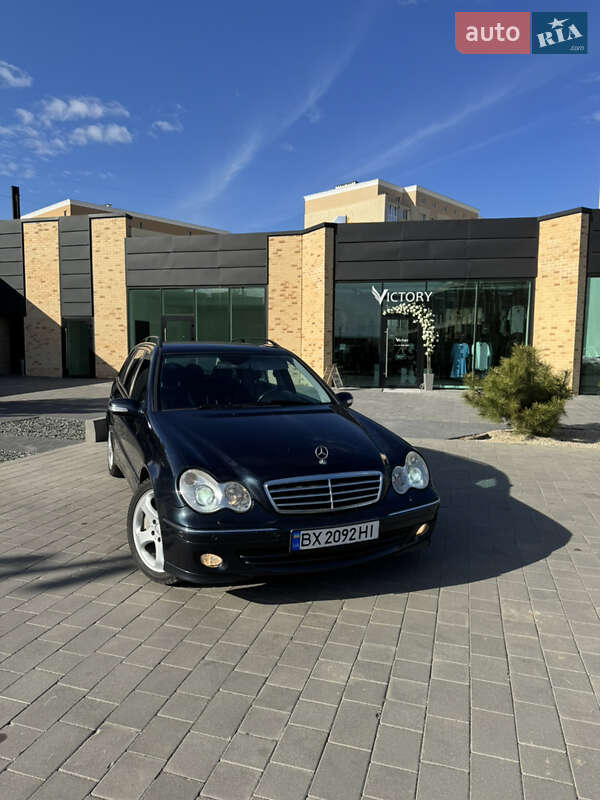 Універсал Mercedes-Benz C-Class 2004 в 