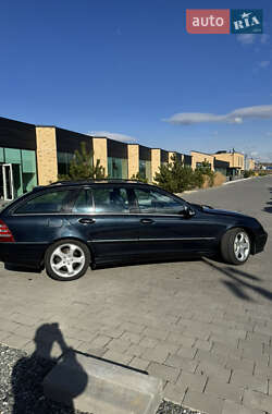 Універсал Mercedes-Benz C-Class 2004 в 