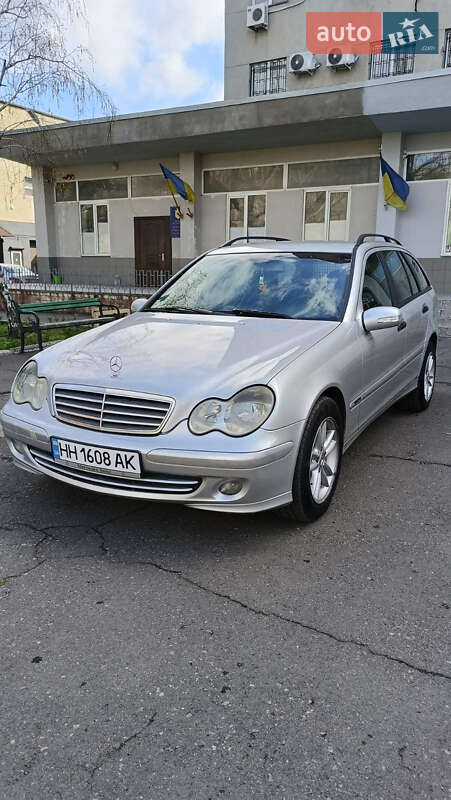 Mercedes-Benz C-Class 2004