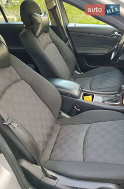 Универсал Mercedes-Benz C-Class 2004 в 