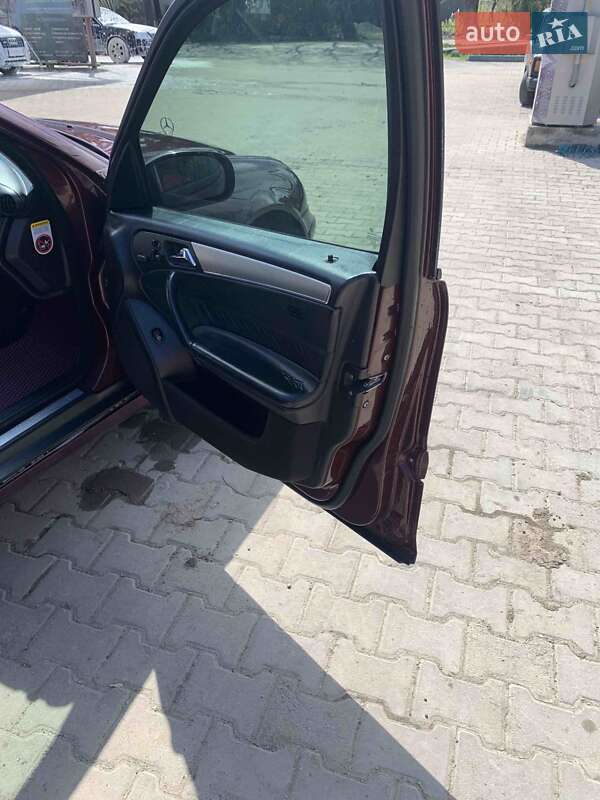 Седан Mercedes-Benz C-Class 2006 в Чернівцях