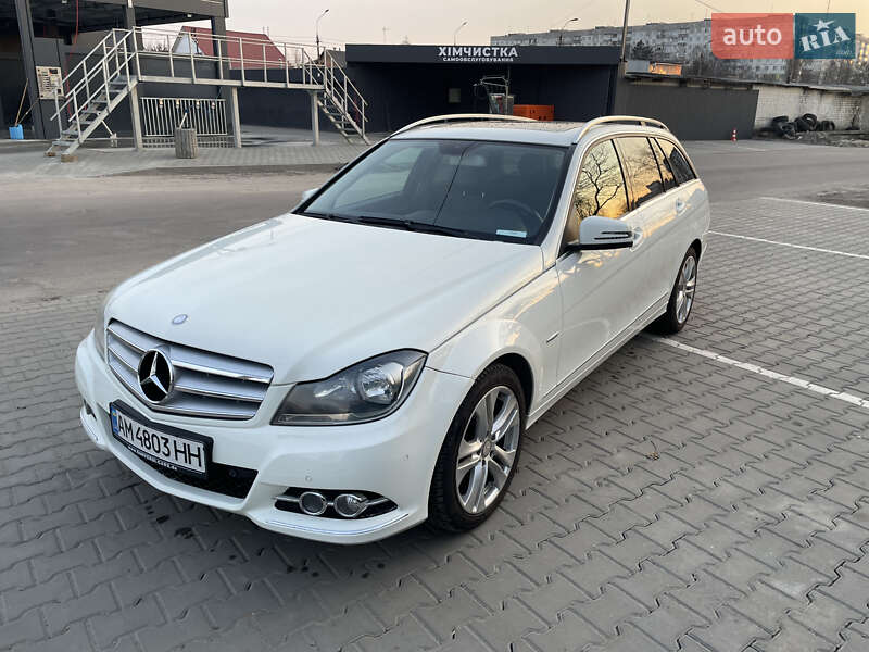 Mercedes-Benz C-Class 2011