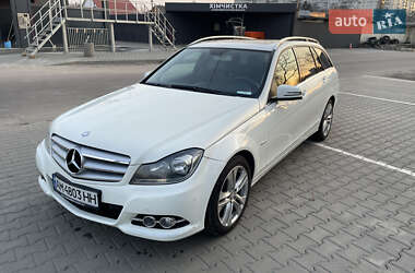 Универсал Mercedes-Benz C-Class 2011 в 