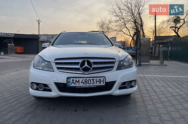 Универсал Mercedes-Benz C-Class 2011 в 