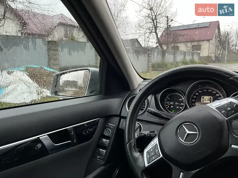 Универсал Mercedes-Benz C-Class 2011 в 