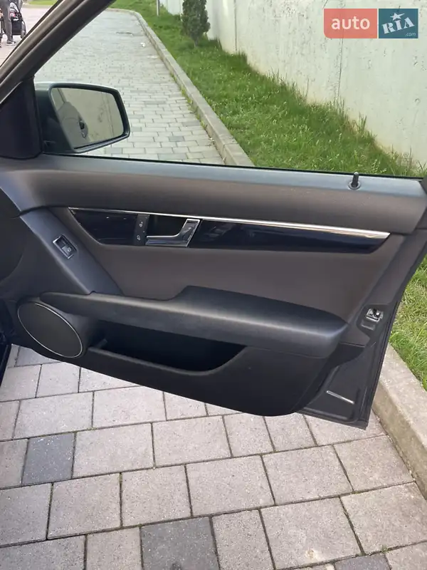 Mercedes-Benz C-Class 2009 VIN WDD2042081F352127 фото оголошення 10 з 41