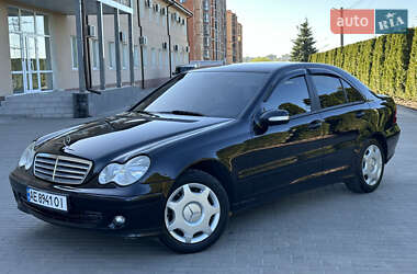 Седан Mercedes-Benz C-Class 2006 в Дніпрі