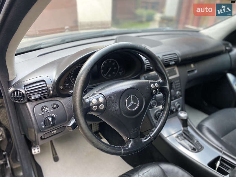 Универсал Mercedes-Benz C-Class 2004 в Львове