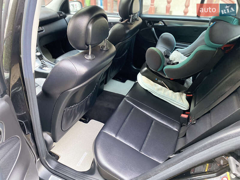 Универсал Mercedes-Benz C-Class 2004 в Львове