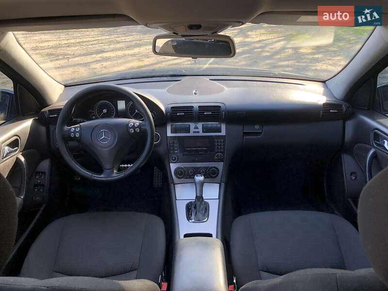 Седан Mercedes-Benz C-Class 2006 в Умани