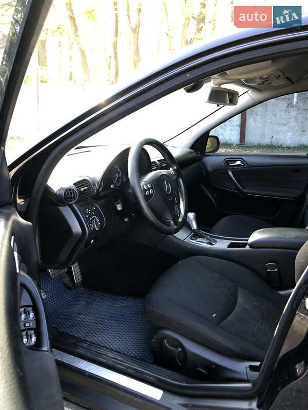 Седан Mercedes-Benz C-Class 2006 в Умани