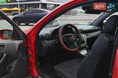 Купе Mercedes-Benz C-Class 2002 в 