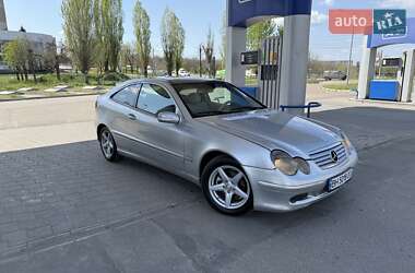 Купе Mercedes-Benz C-Class 2001 в 