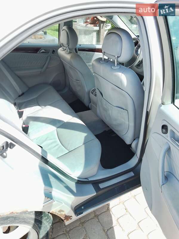 Седан Mercedes-Benz C-Class 2001 в Коломые