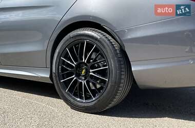 Універсал Mercedes-Benz C-Class 2018 в 