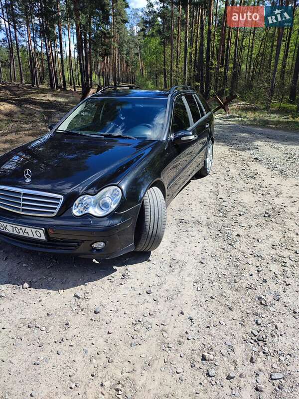 Универсал Mercedes-Benz C-Class 2004 в Сарнах