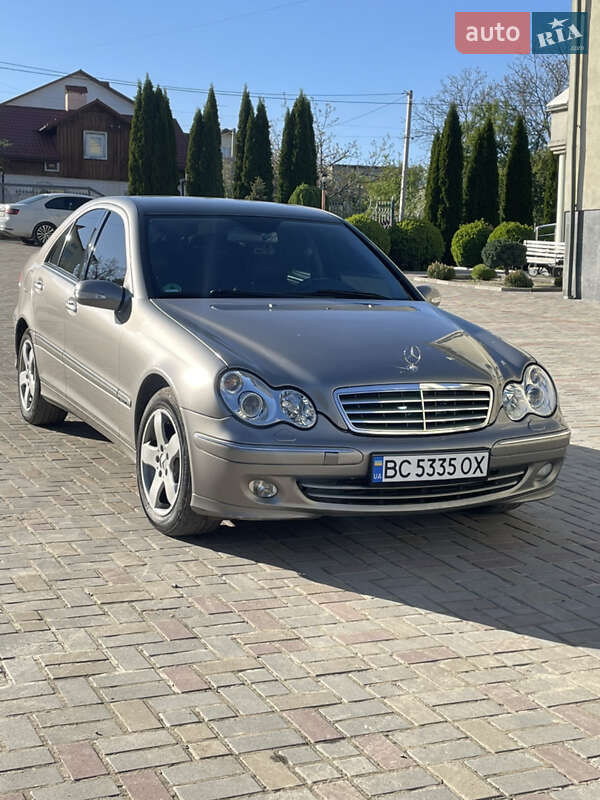 Mercedes-Benz C-Class 2004