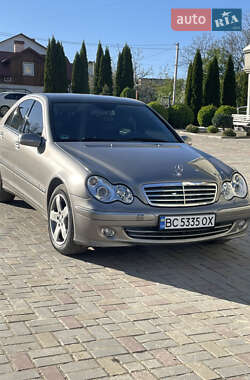 Седан Mercedes-Benz C-Class 2004 в 