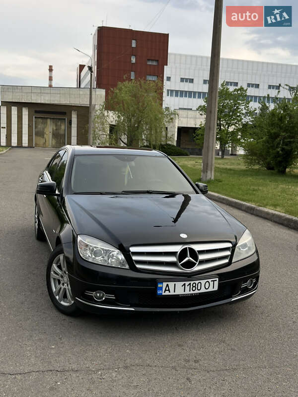 Седан Mercedes-Benz C-Class 2009 в 