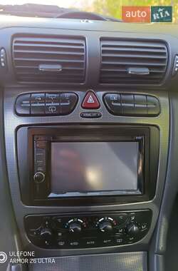 Універсал Mercedes-Benz C-Class 2003 в 