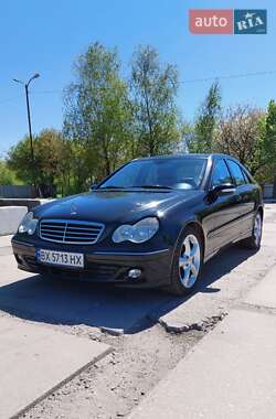 Седан Mercedes-Benz C-Class 2005 в 