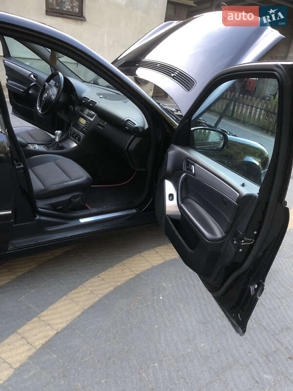 Седан Mercedes-Benz C-Class 2005 в Яворове