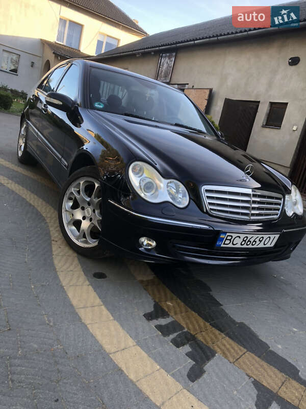 Седан Mercedes-Benz C-Class 2005 в Яворове фото 32 Седан Mercedes-Benz C-Class 2005 в Яворове