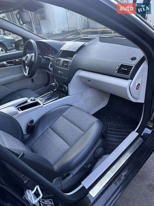 Седан Mercedes-Benz C-Class 2010 в Одессе фото 6 Седан Mercedes-Benz C-Class 2010 в Одессе