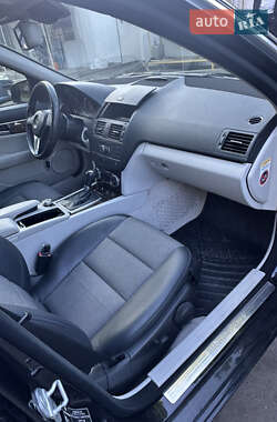 Седан Mercedes-Benz C-Class 2010 в 
