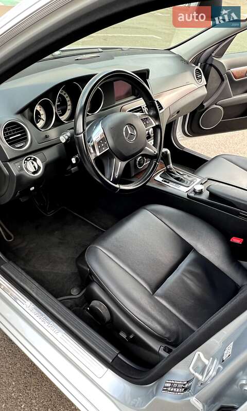 Седан Mercedes-Benz C-Class 2014 в Києві