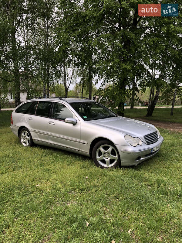 Універсал Mercedes-Benz C-Class 2002 в 