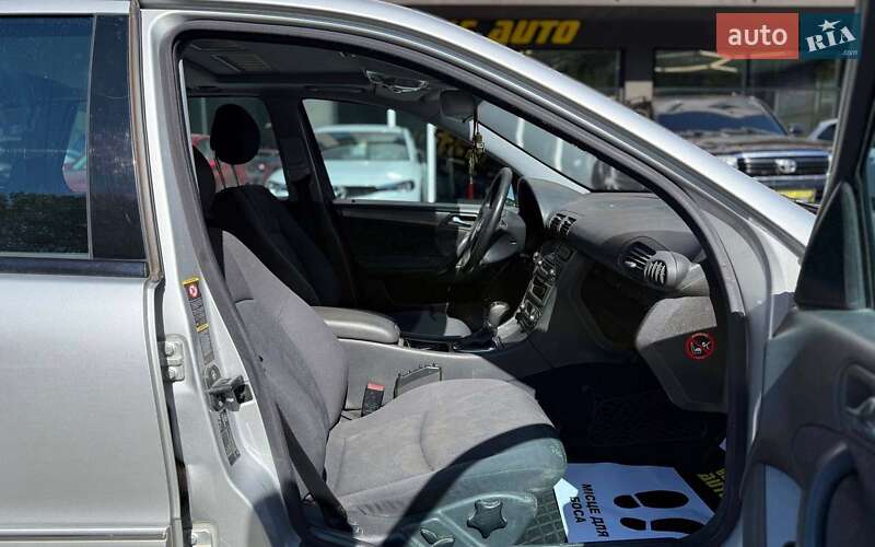 Универсал Mercedes-Benz C-Class 2004 в Черновцах