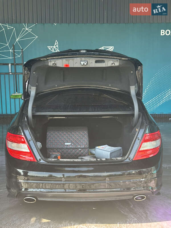 Седан Mercedes-Benz C-Class 2007 в Запорожье