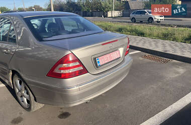 Седан Mercedes-Benz C-Class 2004 в 