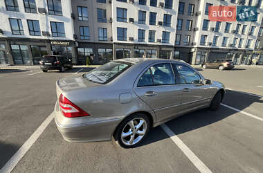 Седан Mercedes-Benz C-Class 2004 в 
