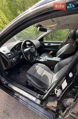 Універсал Mercedes-Benz C-Class 2009 в 