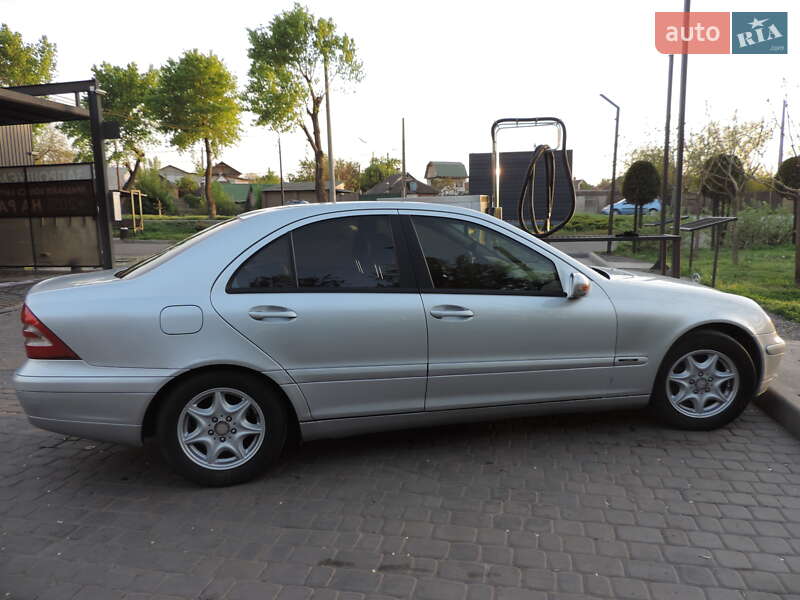 Седан Mercedes-Benz C-Class 2002 в Кривом Роге