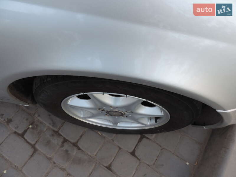 Седан Mercedes-Benz C-Class 2002 в Кривом Роге