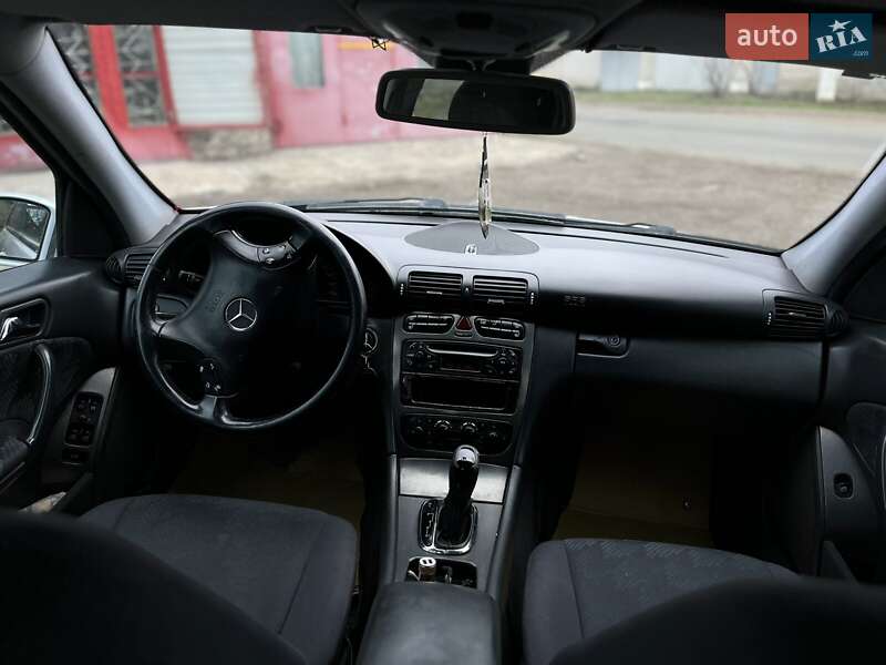 Седан Mercedes-Benz C-Class 2000 в Подольске