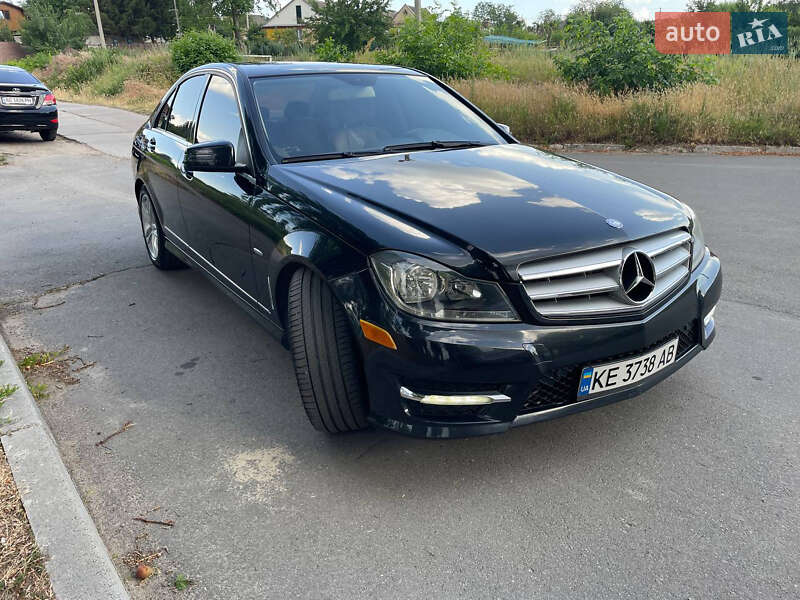 Седан Mercedes-Benz C-Class 2011 в 