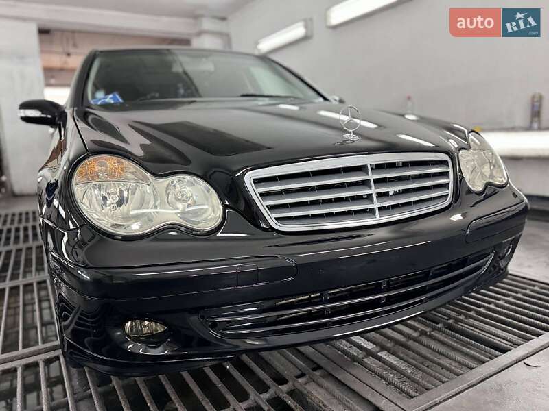 Седан Mercedes-Benz C-Class 2006 в Ивано-Франковске