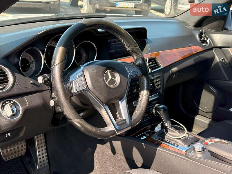 Седан Mercedes-Benz C-Class 2012 в Львове