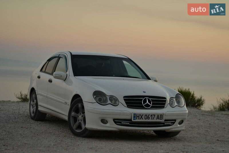 Седан Mercedes-Benz C-Class 2004 в Ровно фото 10 Седан Mercedes-Benz C-Class 2004 в Ровно