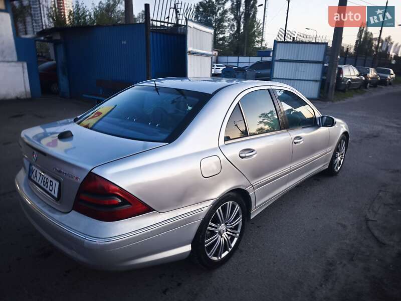Седан Mercedes-Benz C-Class 2005 в Киеве