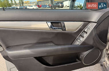 Універсал Mercedes-Benz C-Class 2009 в 