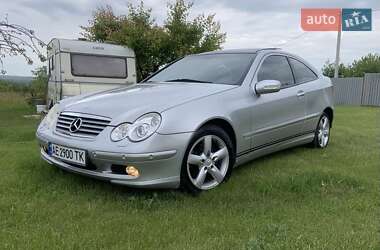 Купе Mercedes-Benz C-Class 2002 в 