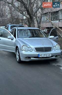 Седан Mercedes-Benz C-Class 2002 в Днепре