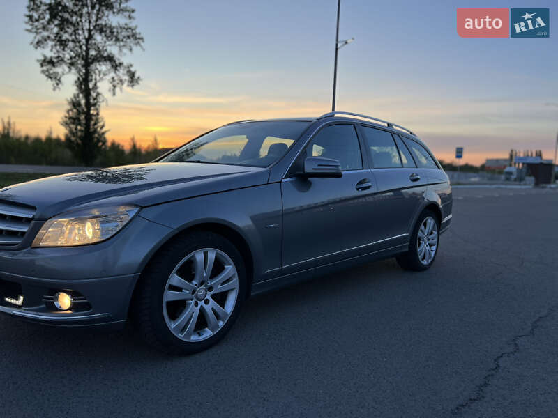 Универсал Mercedes-Benz C-Class 2010 в Луцке